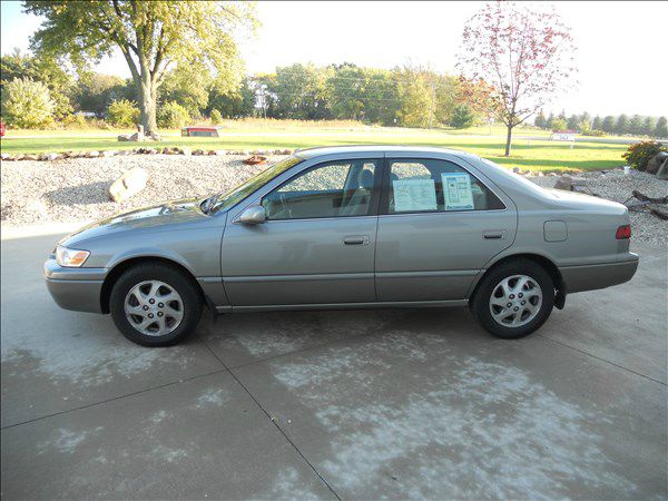 1999 Toyota Camry Ext. Cab 6.5-ft. Bed 4WD