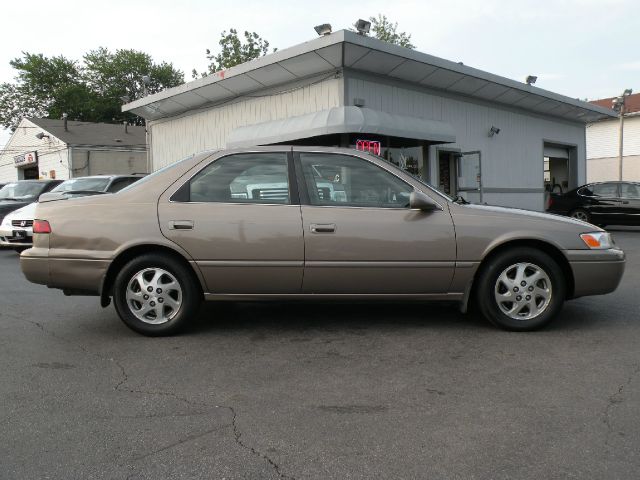 1999 Toyota Camry Ext. Cab 6.5-ft. Bed 4WD