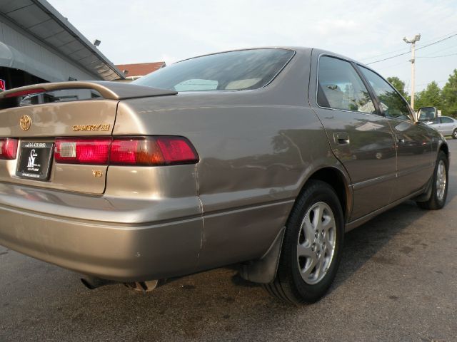 1999 Toyota Camry Ext. Cab 6.5-ft. Bed 4WD