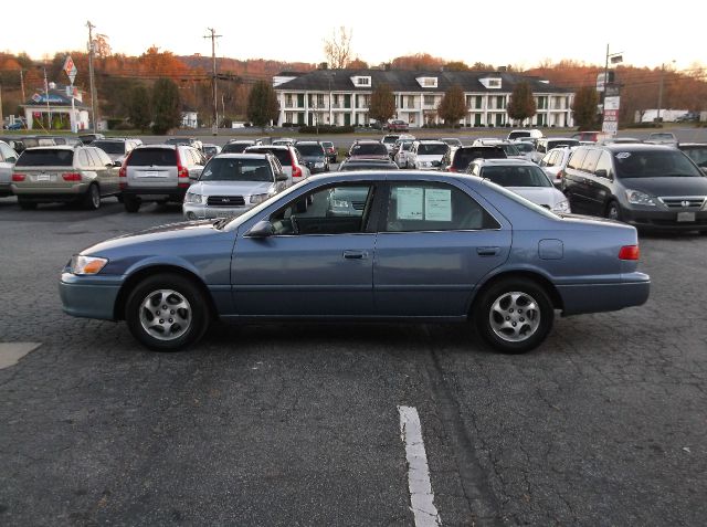 2000 Toyota Camry SEL Sport Utility 4D