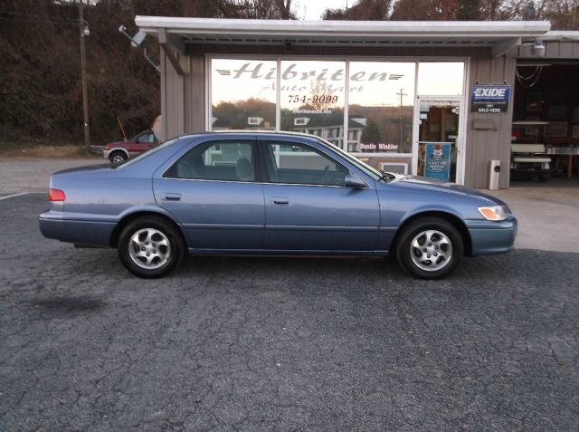 2000 Toyota Camry SEL Sport Utility 4D