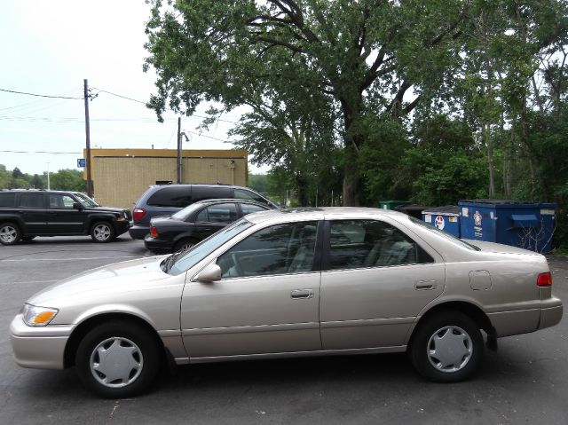 2000 Toyota Camry SEL Sport Utility 4D