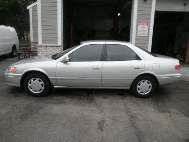 2000 Toyota Camry SEL Sport Utility 4D