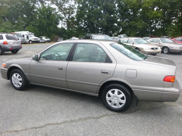2000 Toyota Camry LT1 Crew Cab
