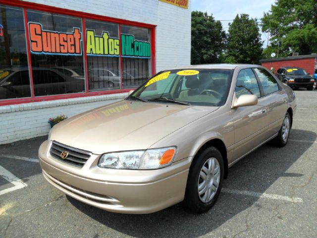 2000 Toyota Camry Ext. Cab 6.5-ft. Bed 4WD