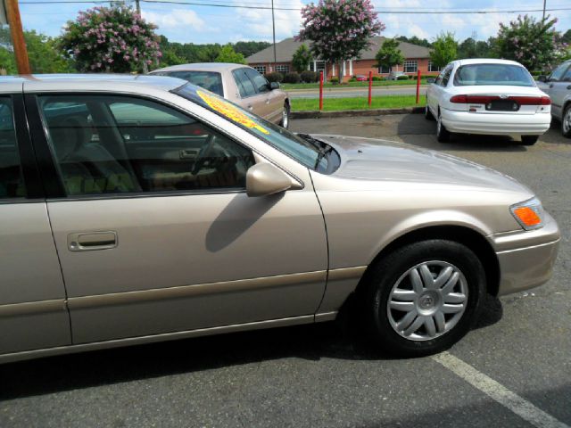 2000 Toyota Camry Ext. Cab 6.5-ft. Bed 4WD