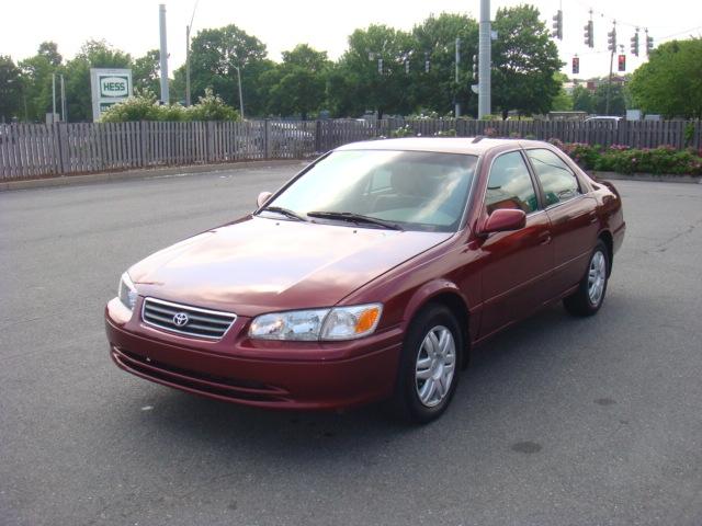 2001 Toyota Camry 2WD 1500 LTZ