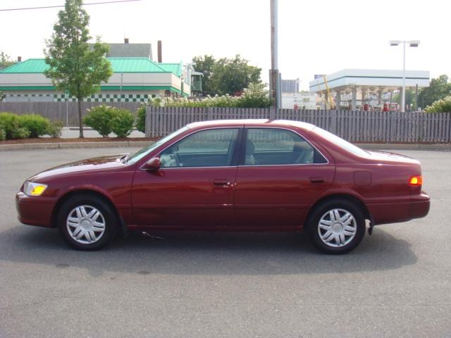 2001 Toyota Camry 2WD 1500 LTZ