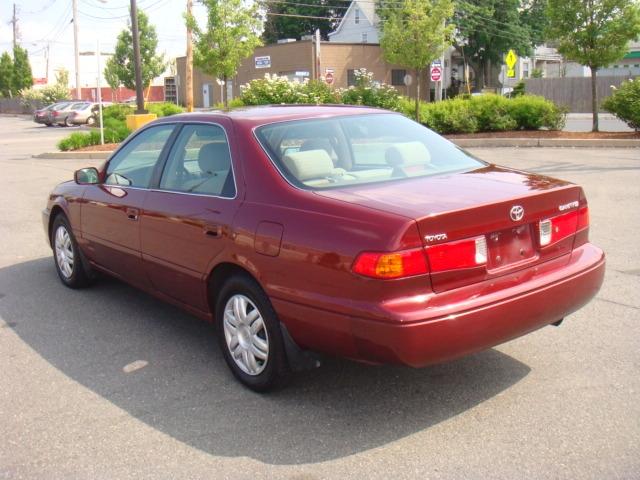 2001 Toyota Camry 2WD 1500 LTZ