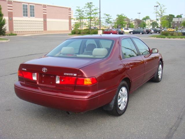 2001 Toyota Camry 2WD 1500 LTZ