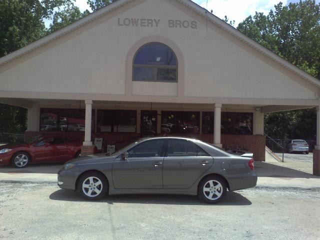 2004 Toyota Camry 5D Sedan