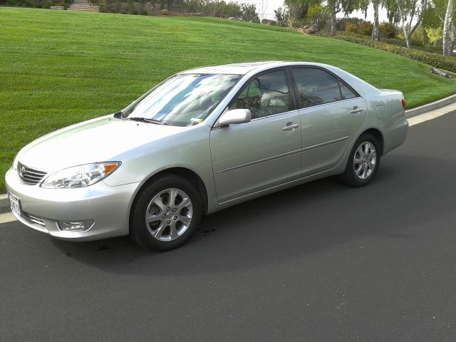 2005 Toyota Camry Ext. Cab 6.5-ft. Bed 4WD
