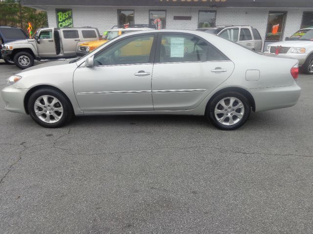 2005 Toyota Camry Ext. Cab 6.5-ft. Bed 4WD