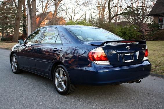 2005 Toyota Camry Unknown