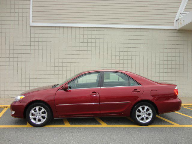 2005 Toyota Camry 4dr Sdn Quattro