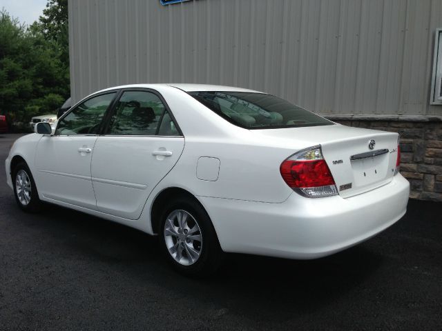 2005 Toyota Camry Enthusiast 2D Roadster