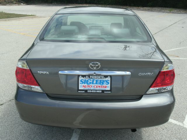 2005 Toyota Camry Bucket Lift