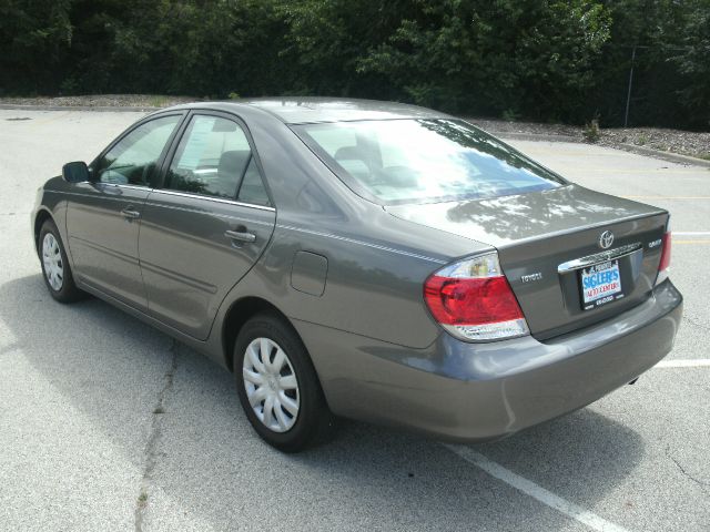 2005 Toyota Camry Bucket Lift