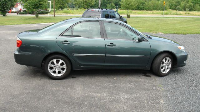 2005 Toyota Camry Ext. Cab 6.5-ft. Bed 4WD