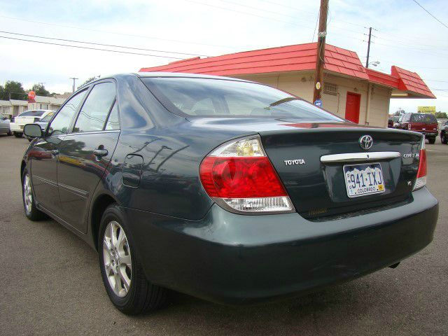 2005 Toyota Camry Ext. Cab 6.5-ft. Bed 4WD
