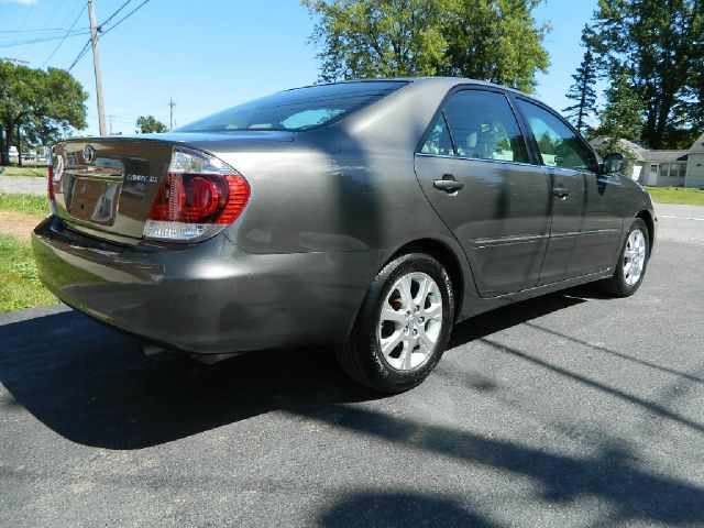 2005 Toyota Camry SEL Sport Utility 4D
