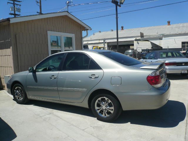 2005 Toyota Camry Enthusiast 2D Roadster