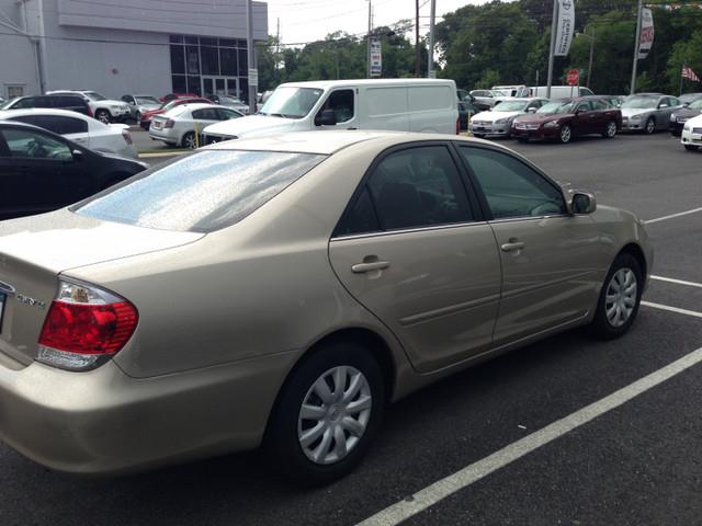 2006 Toyota Camry 4dr Sdn SEL Sedan