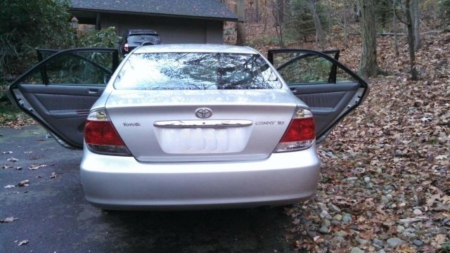 2006 Toyota Camry Ext. Cab 6.5-ft. Bed 4WD
