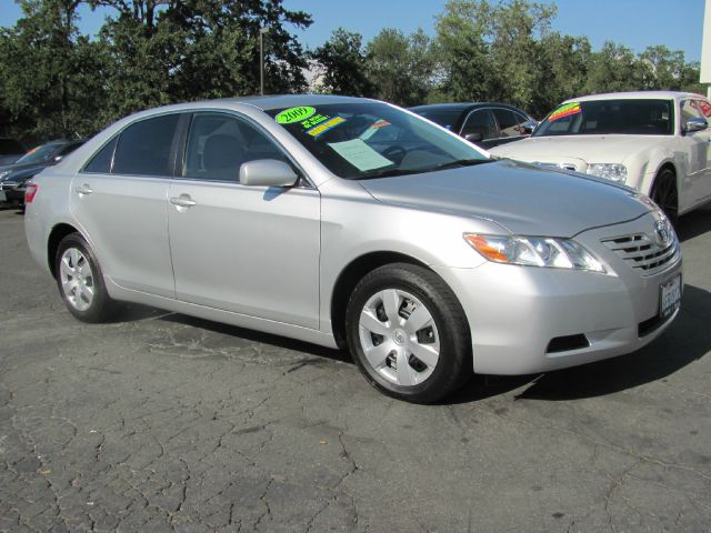 2009 Toyota Camry XLT FX4 Crew Cab