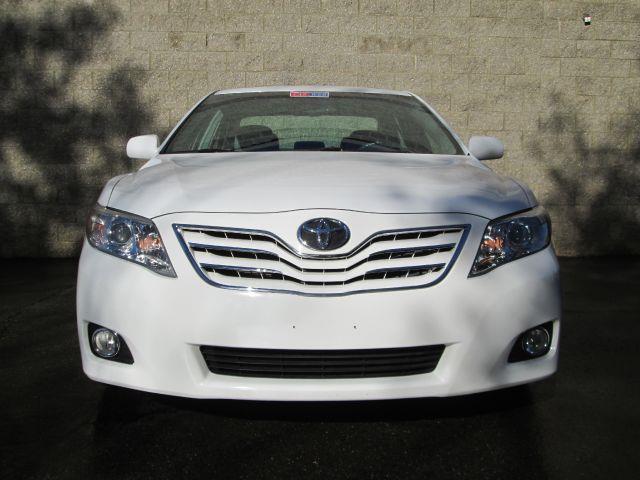 2011 Toyota Camry 2004 4dr Sdn SE