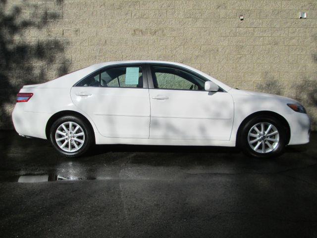 2011 Toyota Camry 2004 4dr Sdn SE