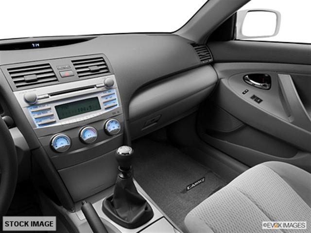 2011 Toyota Camry 2011 Nissan Juke SV