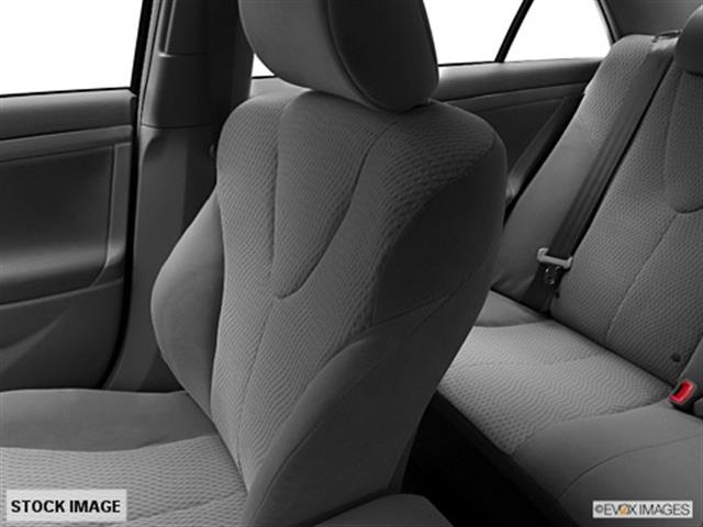 2011 Toyota Camry 2011 Nissan Juke SV