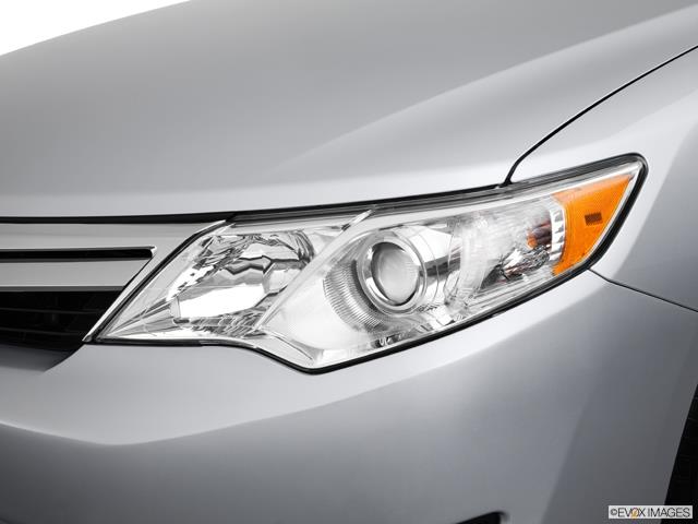 2012 Toyota Camry 2008 Chrysler LX