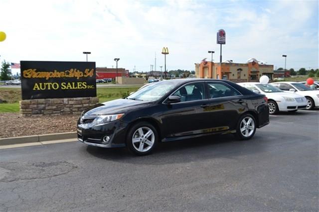 2012 Toyota Camry Ltd - Htd Leather Moonroof
