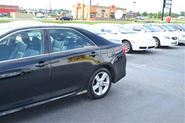 2012 Toyota Camry Ltd - Htd Leather Moonroof