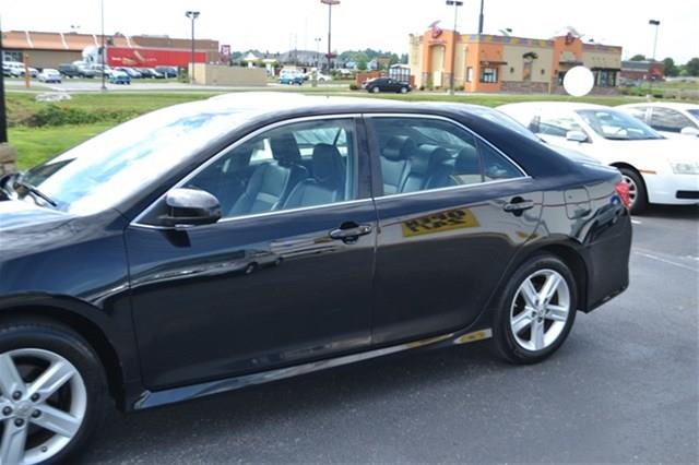 2012 Toyota Camry Ltd - Htd Leather Moonroof