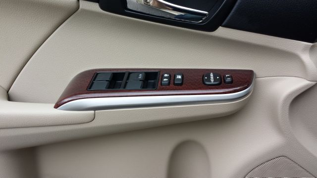 2012 Toyota Camry SEL Sport Utility 4D