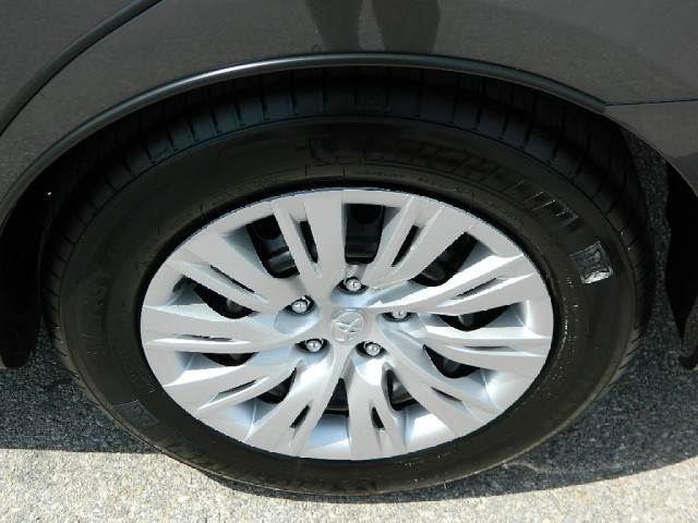 2013 Toyota Camry 2008 Chrysler LX