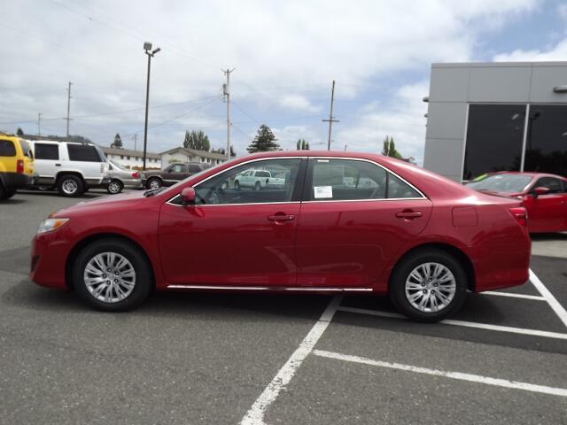 2013 Toyota Camry 4WD Supercrew