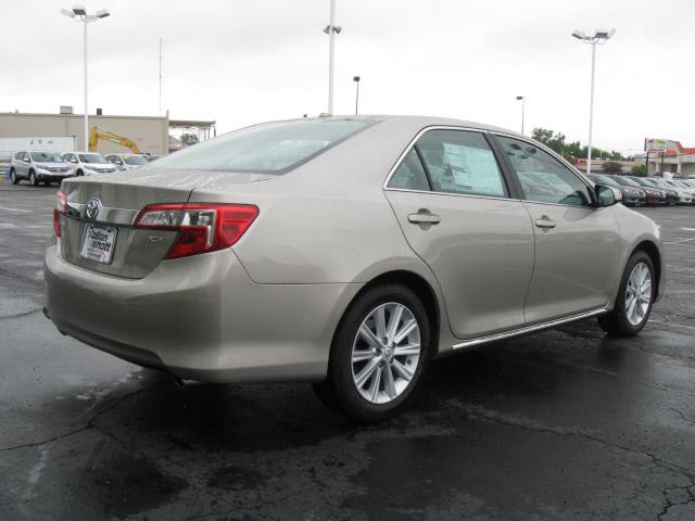 2014 Toyota Camry Ext. Cab 6.5-ft. Bed 4WD