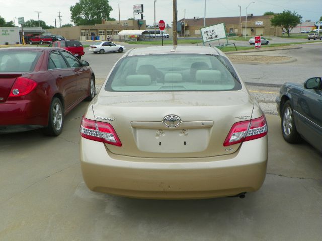 2011 Toyota Camry LE 4 DR Xtracab V6 Manual