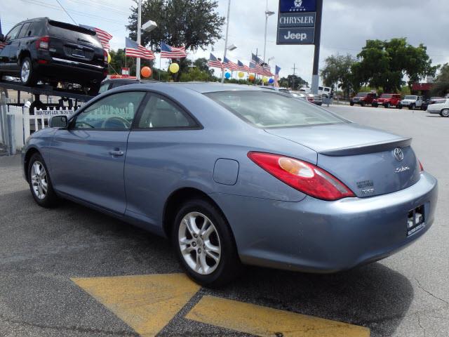 2005 Toyota Camry Solara SE