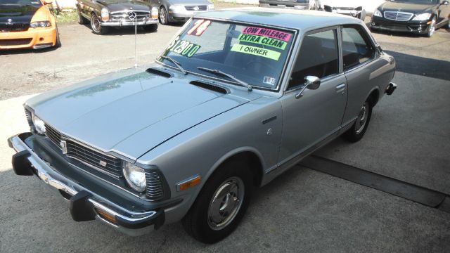 1974 Toyota Corolla Lariat/ 4 Wheel Drive