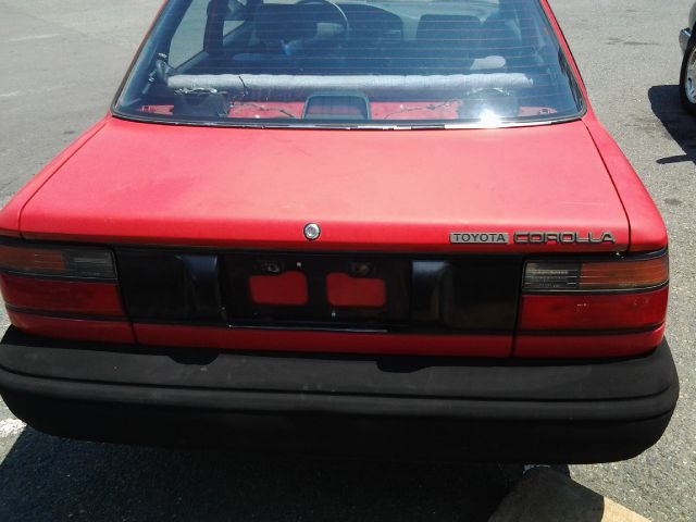 1990 Toyota Corolla Base