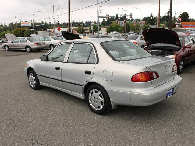 1999 Toyota Corolla XLT 4-door 2WD