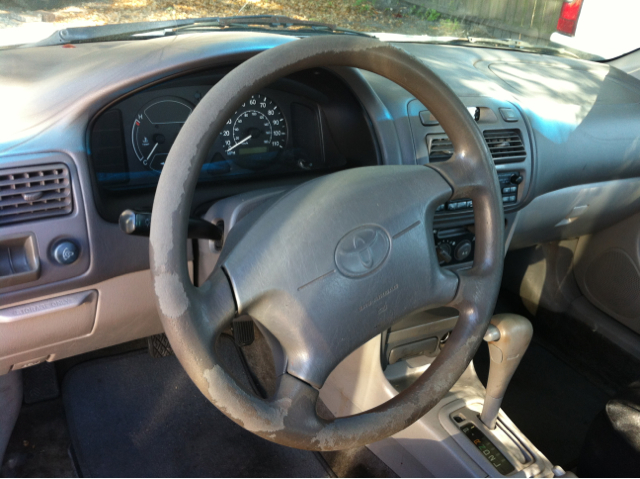 2000 Toyota Corolla EXT LS 2WD