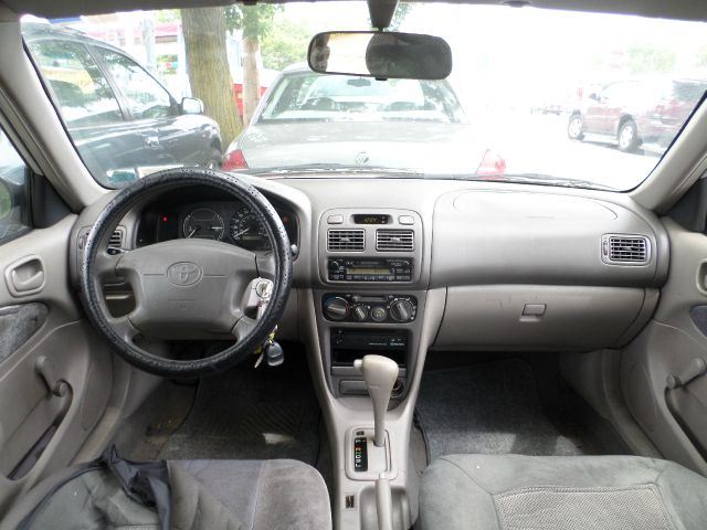 2000 Toyota Corolla EXT LS 2WD