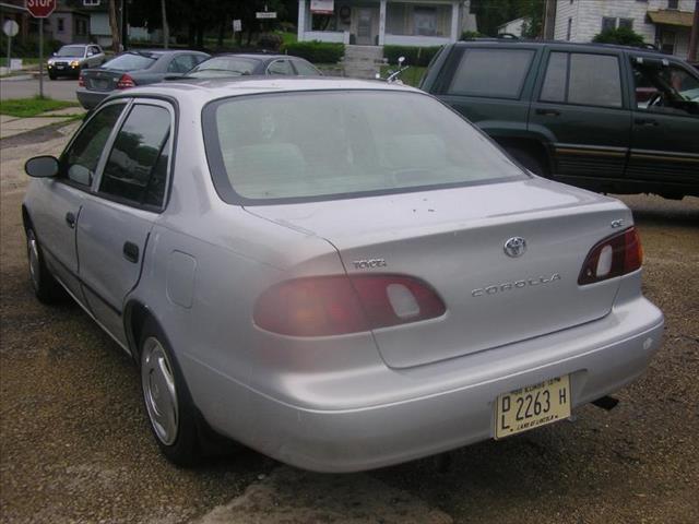 2000 Toyota Corolla 2WD Supercrew 139 Lariat