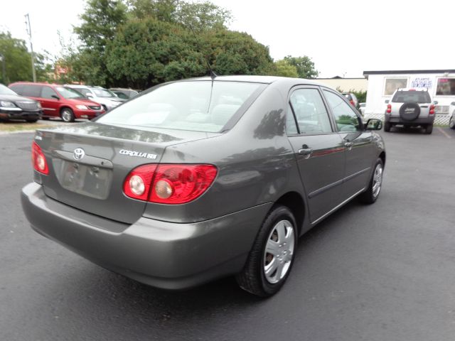 2005 Toyota Corolla XLT 4-door 2WD